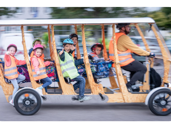 ramassage scolaire en Woody bus